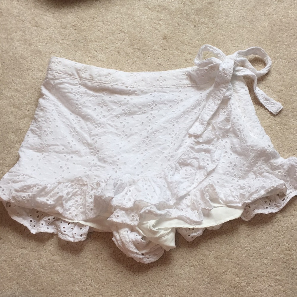 White lace skirt